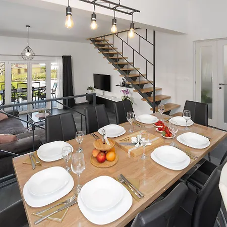 Casa vacanze Beeindruckende Mit Sauna, Privatpool, Whirlpool, Panorama Meerblick