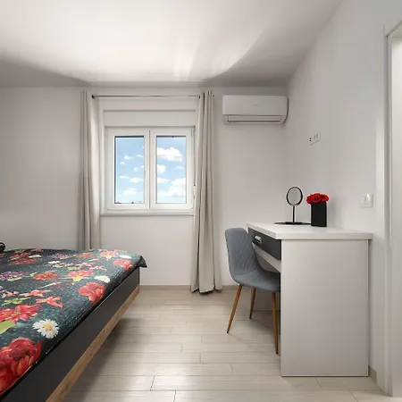 Holiday home Beeindruckende Mit Sauna, Privatpool, Whirlpool, Panorama Meerblick *