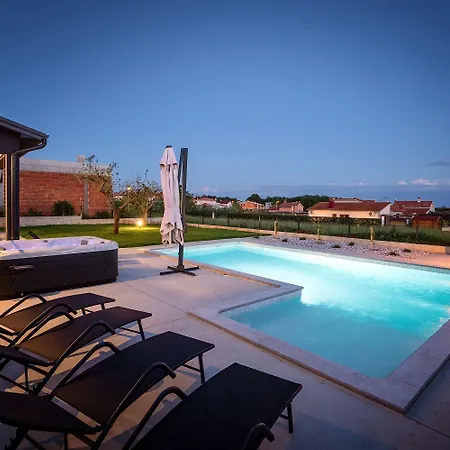 Beeindruckende Mit Sauna, Privatpool, Whirlpool, Panorama Meerblick *